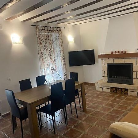 הוילה Graja de Iniesta Agradable Casa Con Chimenea Interior Y Barbacoa. מראה חיצוני תמונה