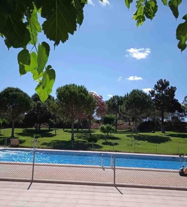הוילה Graja de Iniesta Agradable Casa Con Chimenea Interior Y Barbacoa. מראה חיצוני תמונה
