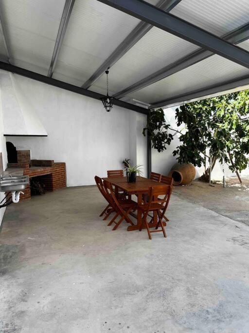 הוילה Graja de Iniesta Agradable Casa Con Chimenea Interior Y Barbacoa. מראה חיצוני תמונה