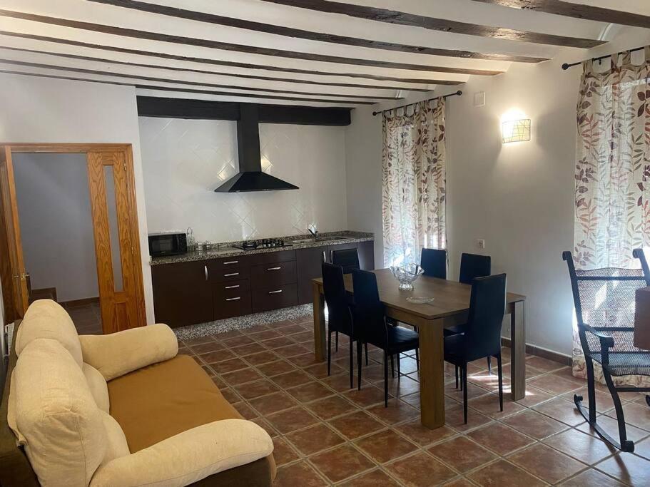 הוילה Graja de Iniesta Agradable Casa Con Chimenea Interior Y Barbacoa. מראה חיצוני תמונה